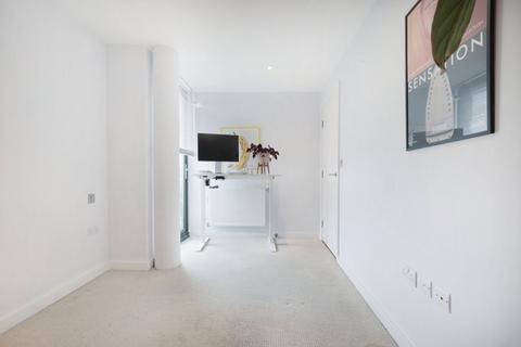 2 bedroom apartment to rent, Richmond Road, London, E8