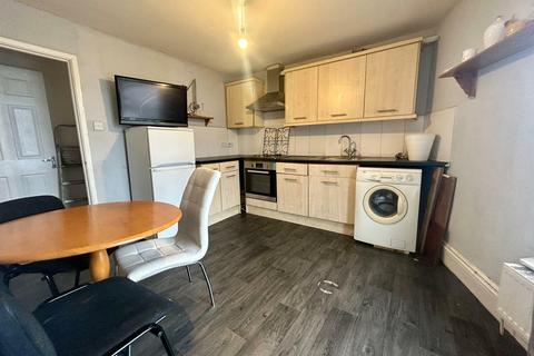 2 bedroom flat to rent, 2 Bedroom Flat - High Wycombe