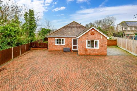 3 bedroom detached bungalow to rent - Thanet Way, Whitstable CT5