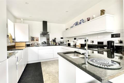 4 bedroom link detached house for sale, Sandringham Avenue, Wirral, Merseyside, CH47