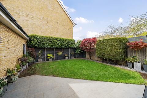 10 Rawlings Close, Beckenham, BR3 3GR