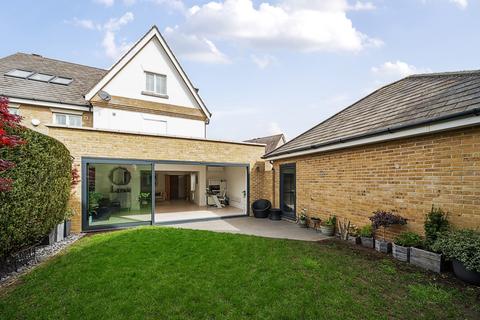 10 Rawlings Close, Beckenham, BR3 3GR