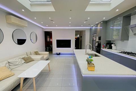 4 bedroom semi-detached house to rent, Watford Road, Wembley, HA0