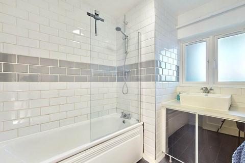 2 bedroom apartment for sale, Aylmer Road, London N2