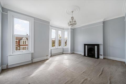 2 bedroom flat for sale, Bradley Gardens, Ealing, London, W13