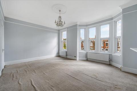 2 bedroom flat for sale, Bradley Gardens, Ealing, London, W13