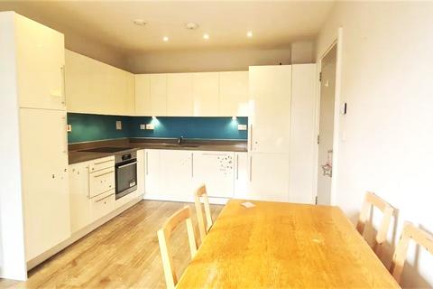 2 bedroom flat to rent, St. Ives Place, London E14