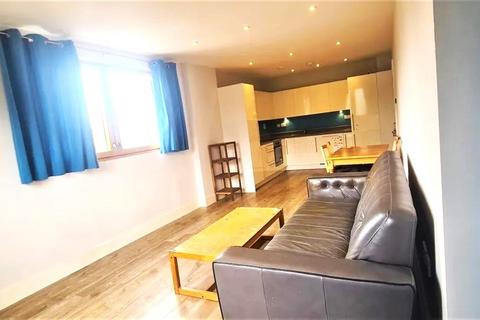 2 bedroom flat to rent, St. Ives Place, London E14