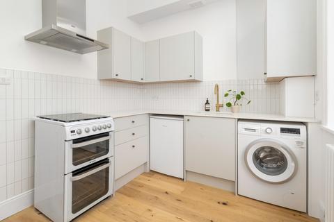 1 bedroom apartment to rent, Arundel Square, London, N7