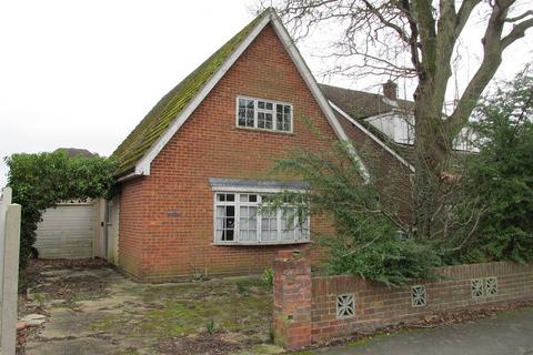 2 bedroom detached house for sale, Reeves Way, Wokingham, Berkshire