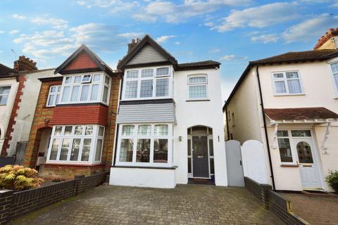 4 bedroom semi-detached house for sale, Dundonald Drive, Leigh-On-Sea, SS9