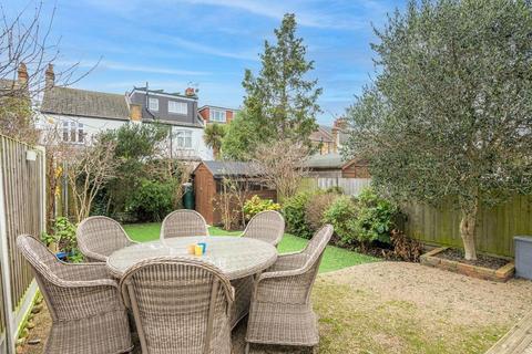 4 bedroom semi-detached house for sale, Dundonald Drive, Leigh-On-Sea, SS9