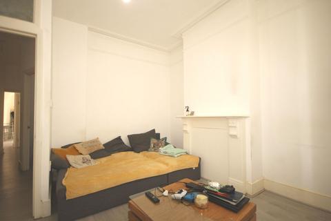 1 bedroom flat to rent, Hale End Road, Chingford, London, E4