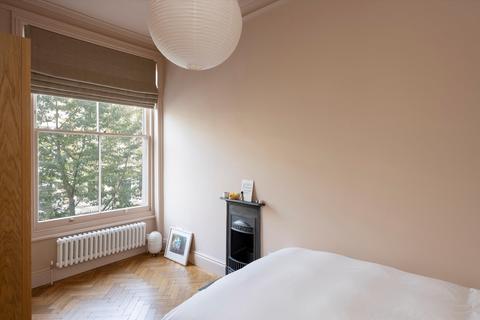 2 bedroom flat for sale, Upper Addison Gardens, London, W14