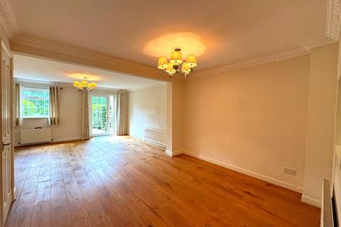 5 bedroom terraced house for sale, Staines, Surrey TW18