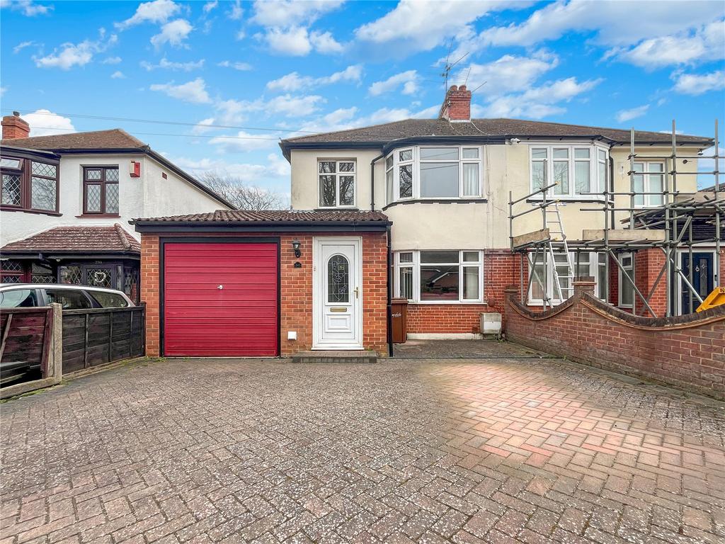 Edwin Road, Rainham, Wigmore, Kent, ME8 4 bed semidetached house for