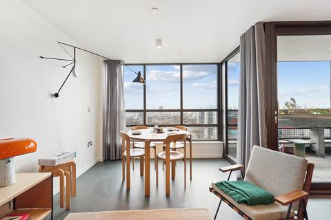 2 bedroom apartment to rent, Balfron Tower, St. Leonards Road, E14
