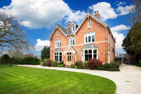 6 bedroom detached house for sale, Mill Lane, Carlton, DN14 9NG