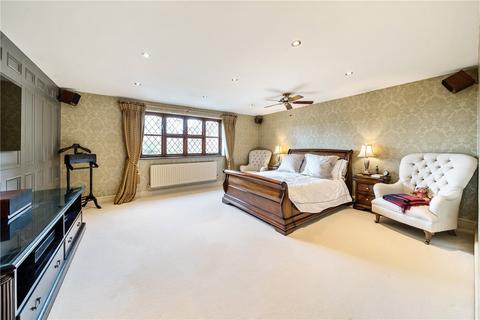 2 Caerleon Close, Hindhead, GU26 6PL