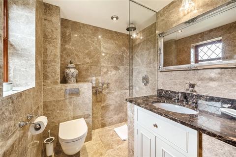 2 Caerleon Close, Hindhead, GU26 6PL