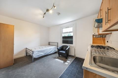 Studio to rent, Maygrove Road London NW6