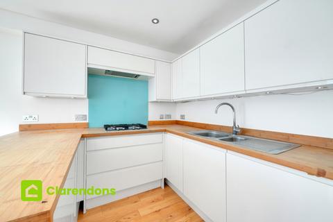 3 bedroom flat to rent, 72 Tulse Hill, London SW2