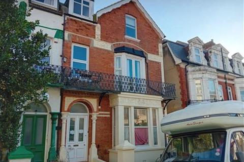 2 bedroom flat to rent, Wilton Road, Bexhill-on-Sea TN40