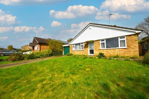 2 bedroom bungalow for sale, Highlea Avenue, Flackwell Heath, High Wycombe, HP10