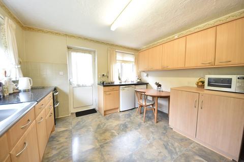 3 bedroom bungalow for sale, Highlea Avenue, Flackwell Heath, High Wycombe, HP10