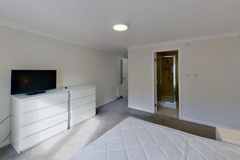 2 bedroom flat to rent, Fettes Row, Edinburgh, EH3