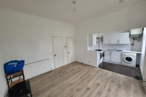 2 bedroom flat to rent, Addiscombe Road,  Croydon, CR0