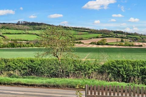 4 bedroom detached house for sale, Eckington Road, Bredon, Gloucestershire