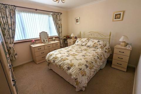 2 bedroom detached bungalow for sale, Caeffynnon Road, Llandybie, SA18 2TH