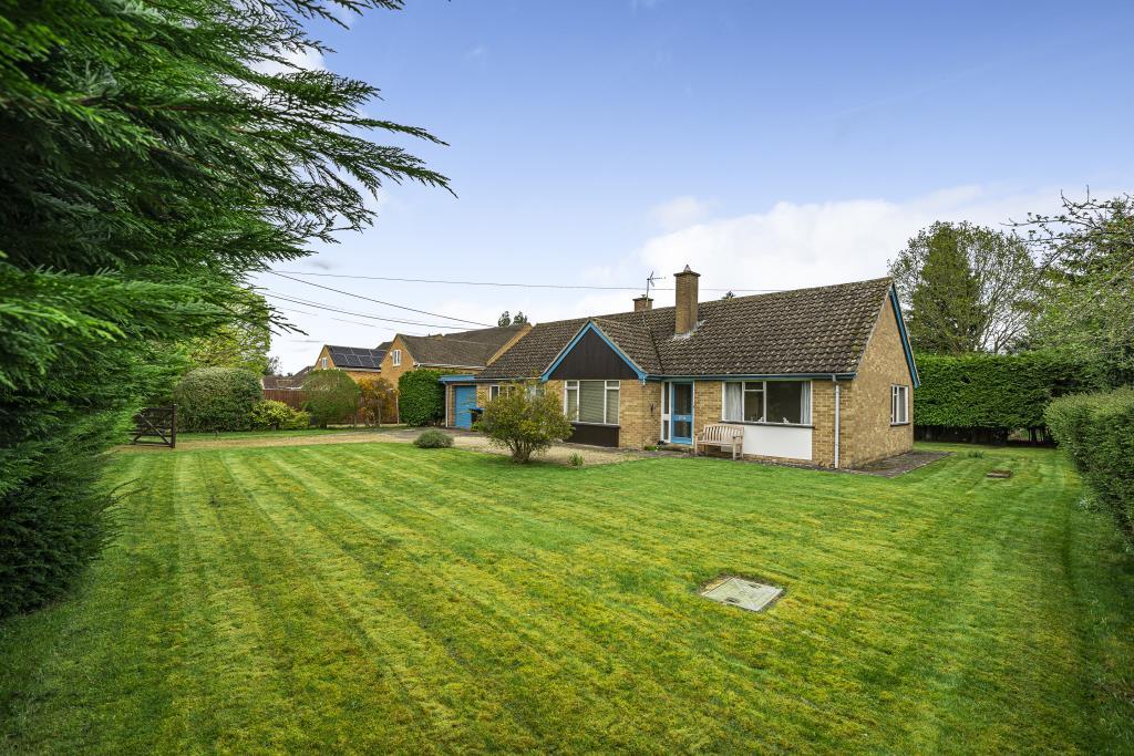 Wroslyn Road, Freeland, OX29 3 bed detached bungalow for sale £475,000
