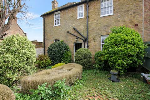 3 bedroom semi-detached house for sale, New Romney, New Romney TN28