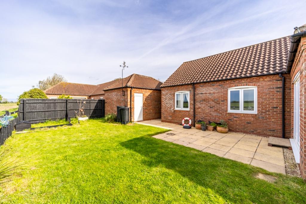 3 Latham Court (Holland Fen) 11