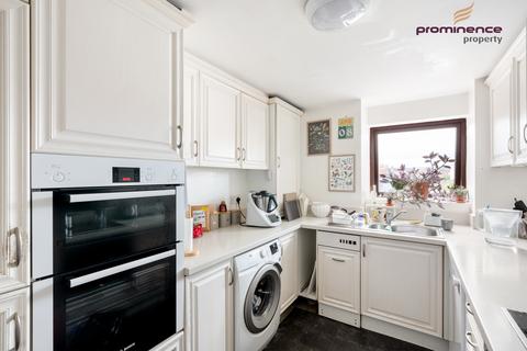 3 bedroom flat for sale, Kingsway, Hove BN3