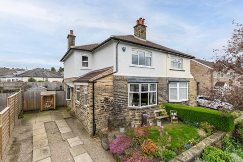 3 bedroom semi-detached house for sale, Rufford Drive, Yeadon, Leeds, West Yorkshire, LS19