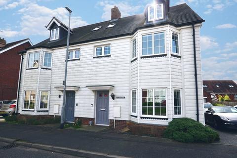 4 bedroom semi-detached house to rent, Cromwell Road, Flitch Green, CM6