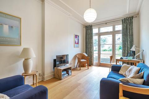 35 Ruskin Walk, London, SE24 9NA