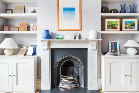 35 Ruskin Walk, London, SE24 9NA
