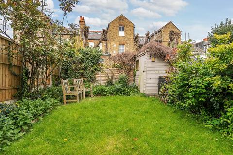 35 Ruskin Walk, London, SE24 9NA