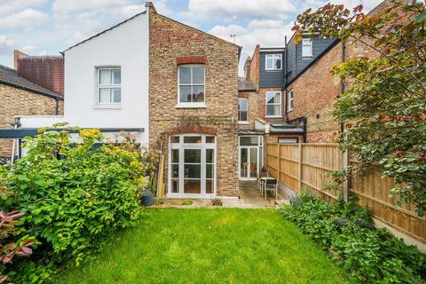 35 Ruskin Walk, London, SE24 9NA