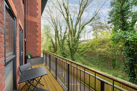 2 bedroom flat for sale, Carey Road, Mulberry House, RG40