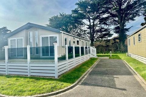 3 bedroom static caravan for sale, Orchard 8, Hoburne Park, Christchurch
