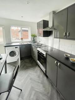 2 bedroom terraced house to rent, Christleton Road, Chester, Cheshire, CH3