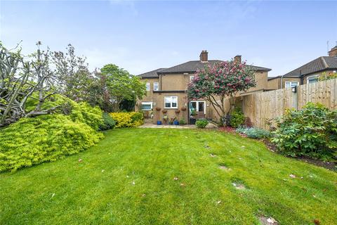 11 Lawrence Drive, Ickenham, Uxbridge, UB10 8RN
