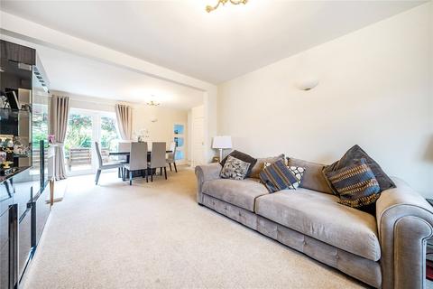 11 Lawrence Drive, Ickenham, Uxbridge, UB10 8RN