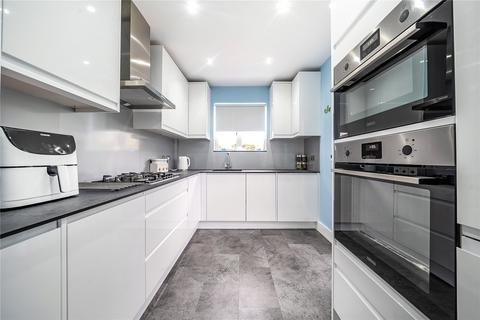 11 Lawrence Drive, Ickenham, Uxbridge, UB10 8RN