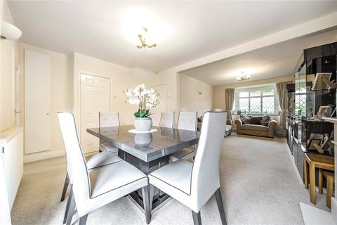 11 Lawrence Drive, Ickenham, Uxbridge, UB10 8RN